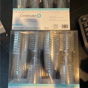 Disposable Champagne Flutes - 40 & 16 Pack